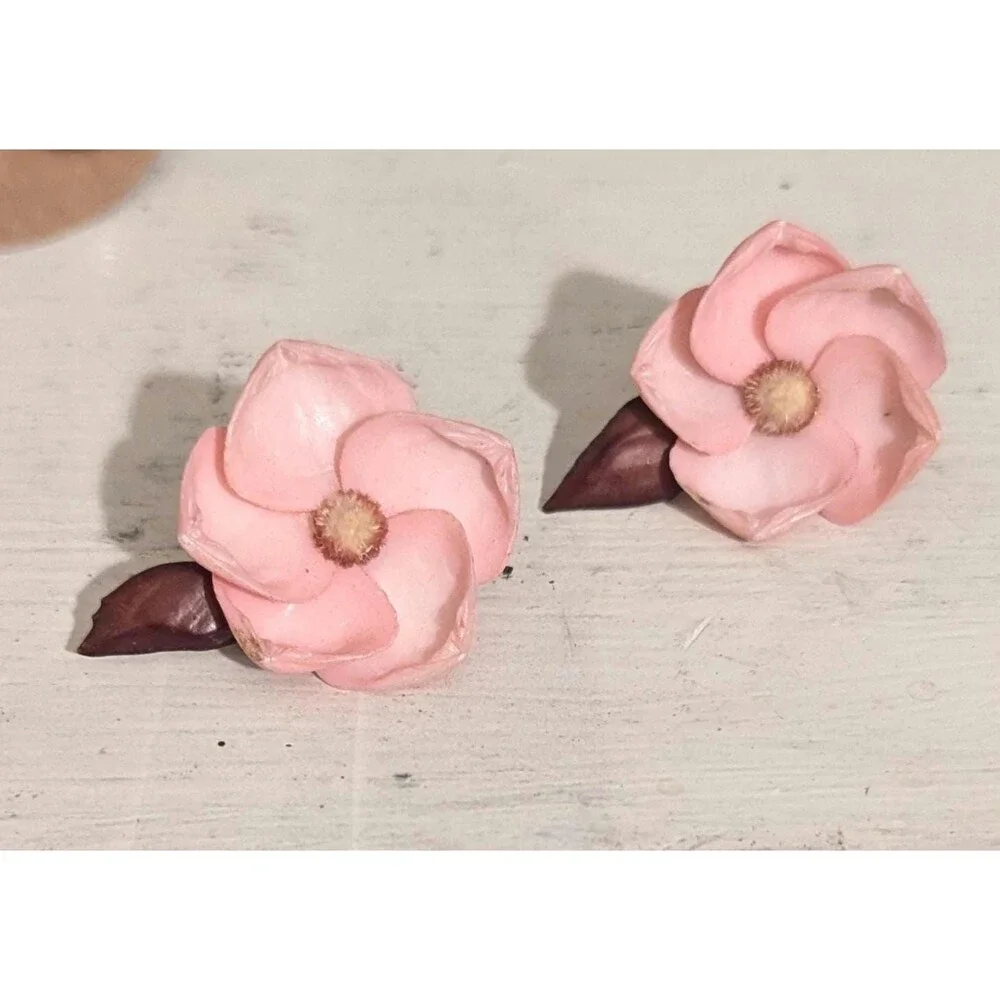 Vintage Pink Flower Screw-back Earrings